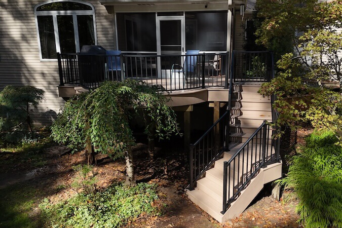 Signature Decks - Sunrooms - screened porch